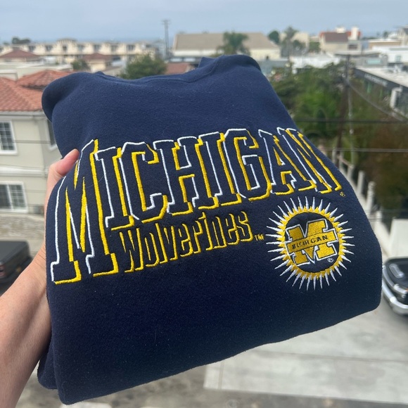 Vintage 90s Logo 7 blue Michigan Wolverines embroidered logo blue sweatshirt XL - Picture 2 of 9